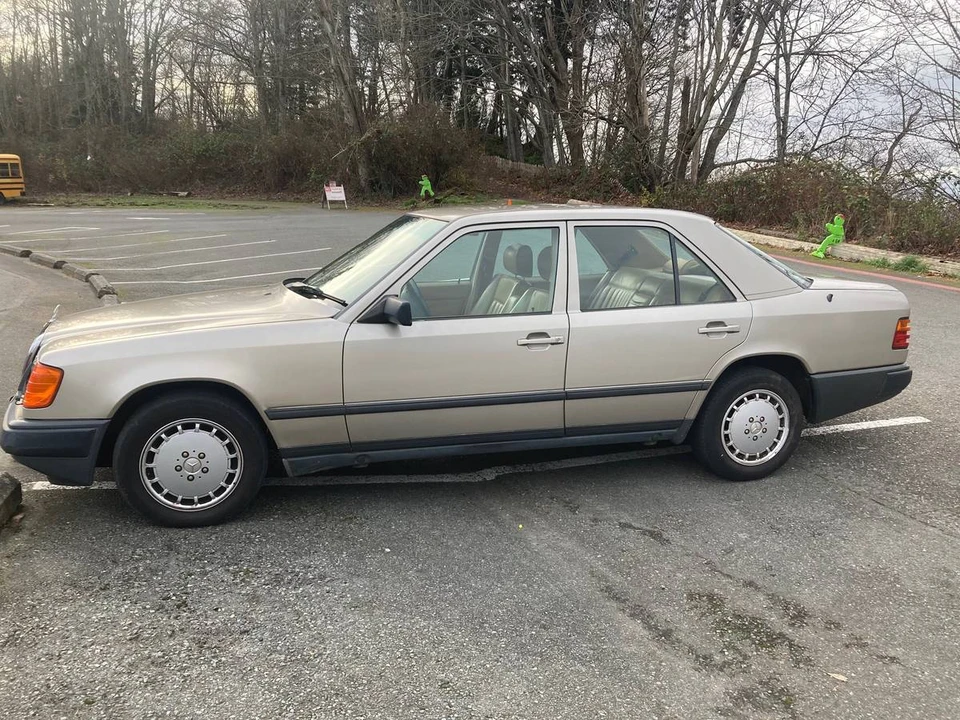 1989 Mercedes-Benz W124 E-Class - Image 4 of 17