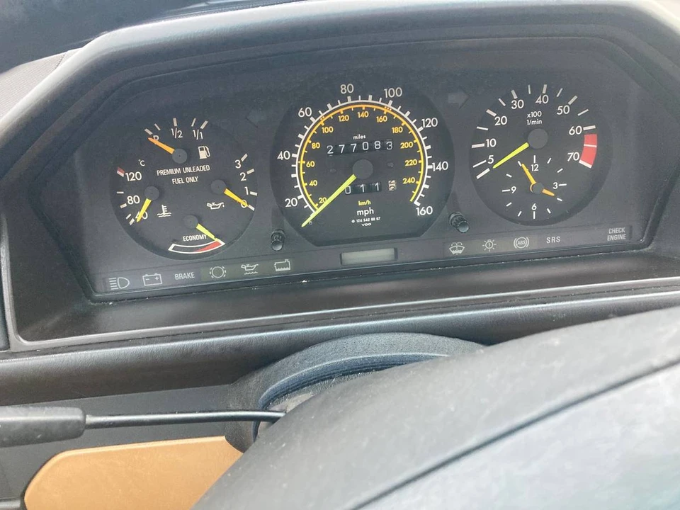 1989 Mercedes-Benz W124 E-Class - Image 10 of 17