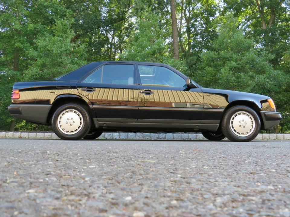 1989 Mercedes-Benz W124 E-Class - Image 16 of 31