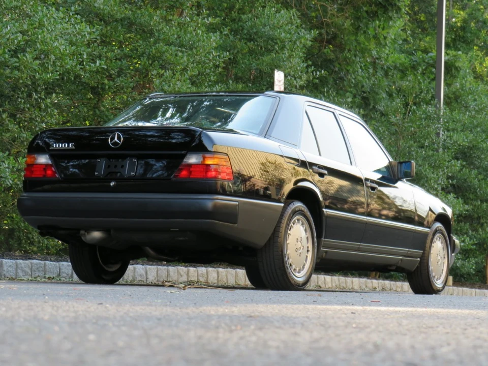 1989 Mercedes-Benz W124 E-Class - Image 12 of 31