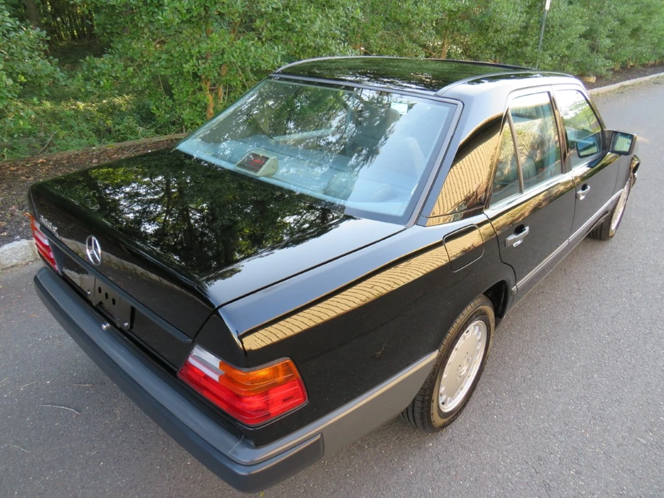 1989 Mercedes-Benz W124 E-Class - Image 11 of 31