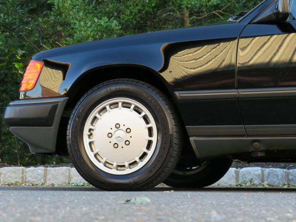 1989 Mercedes-Benz W124 E-Class - Image 30 of 31