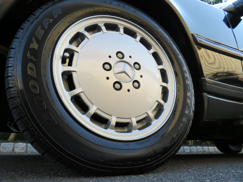 1989 Mercedes-Benz W124 E-Class - Image 27 of 31