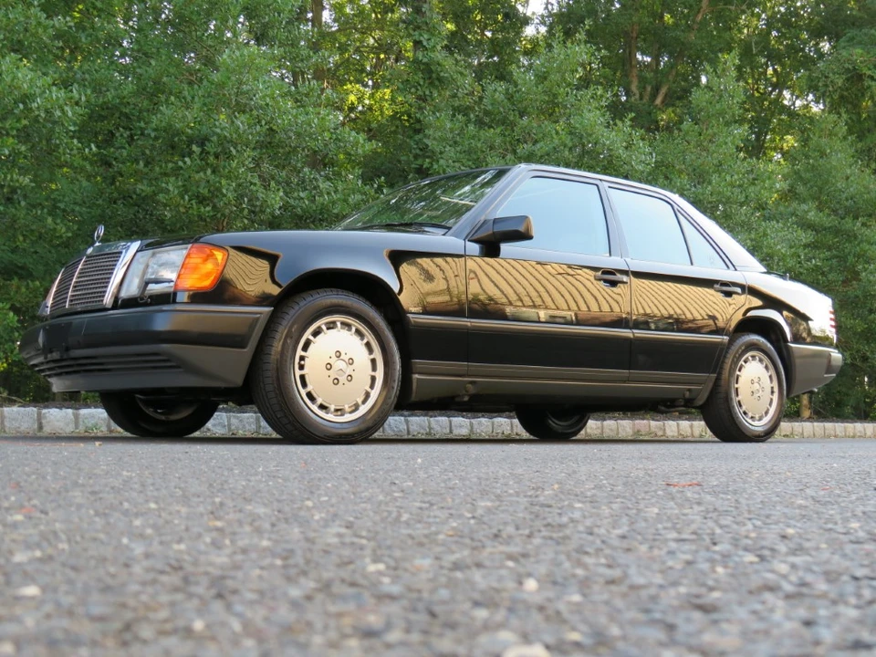 1989 Mercedes-Benz W124 E-Class - Image 3 of 31
