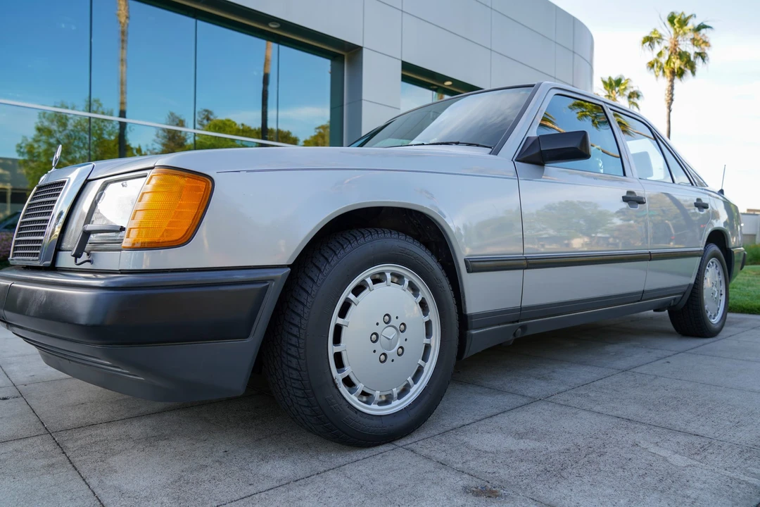 1989 Mercedes-Benz W124 E-Class - Image 4 of 31