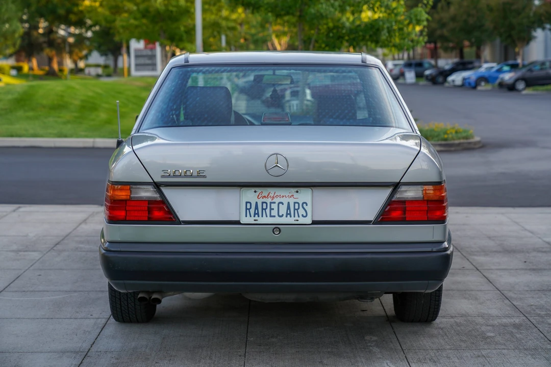 1989 Mercedes-Benz W124 E-Class - Image 11 of 31