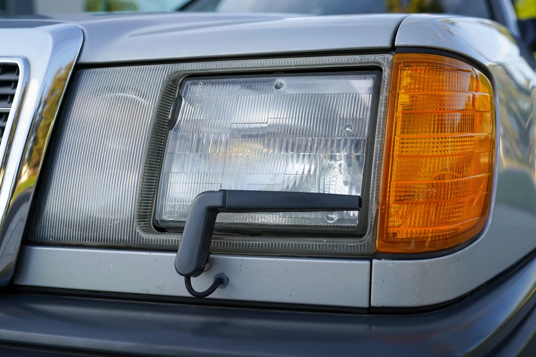 1989 Mercedes-Benz W124 E-Class - Image 25 of 31