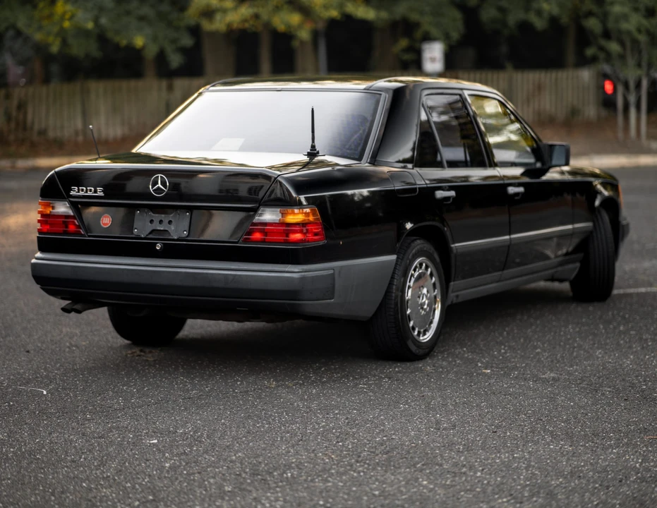 1989 Mercedes-Benz W124 E-Class - Image 10 of 31