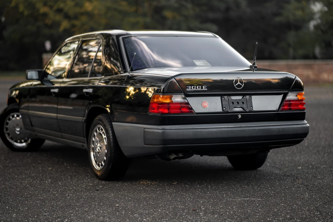 1989 Mercedes-Benz W124 E-Class - Image 11 of 31