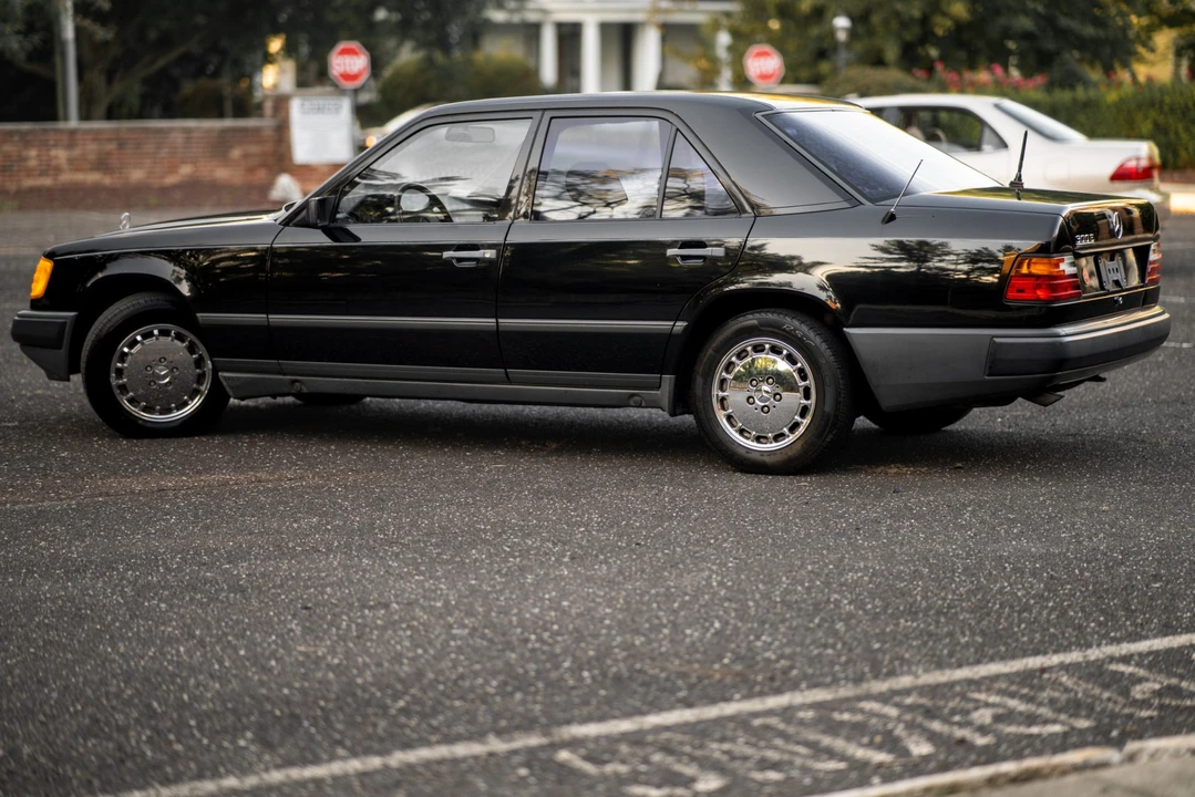 1989 Mercedes-Benz W124 E-Class - Image 12 of 31