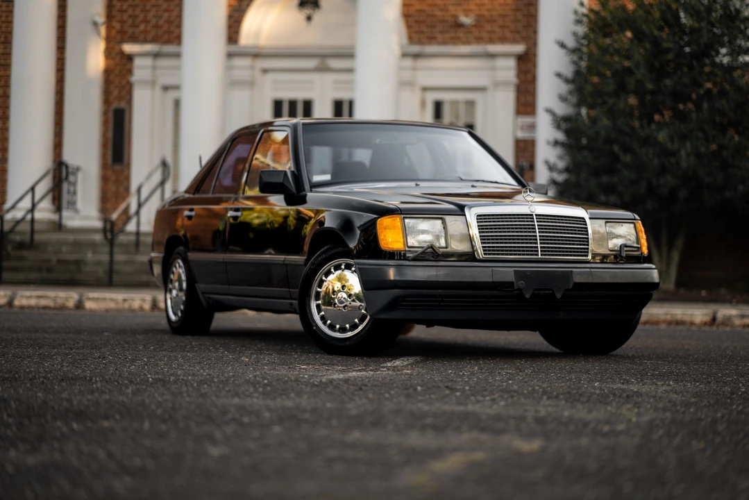 1989 Mercedes-Benz W124 E-Class - Image 2 of 31