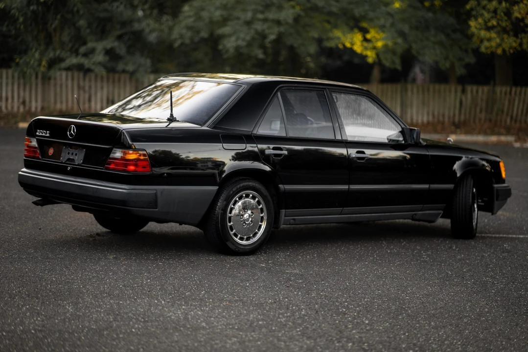 1989 Mercedes-Benz W124 E-Class - Image 8 of 31