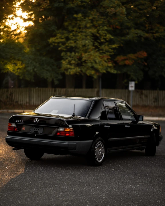 1989 Mercedes-Benz W124 E-Class - Image 9 of 31