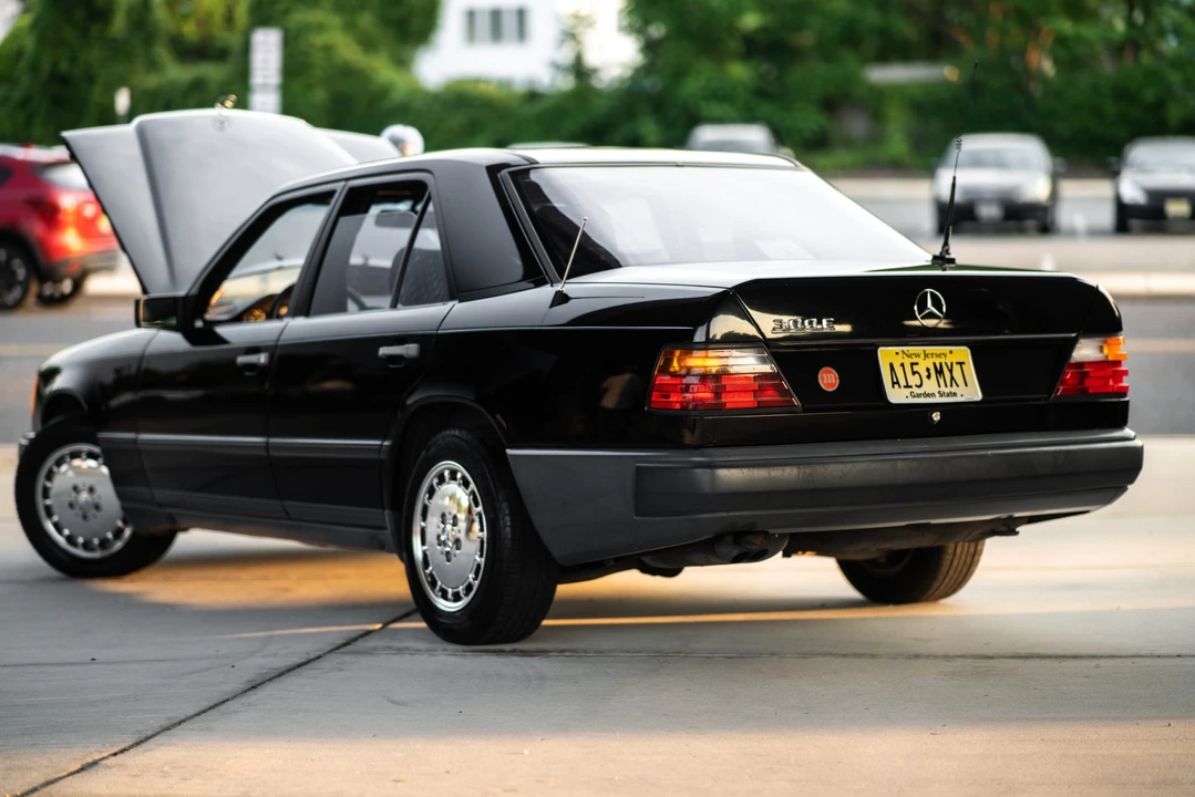 1989 Mercedes-Benz W124 E-Class - Image 17 of 31