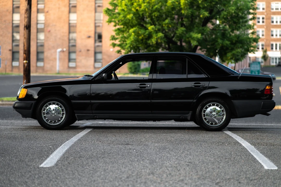 1989 Mercedes-Benz W124 E-Class - Image 15 of 31