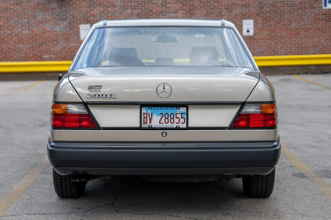 1989 Mercedes-Benz W124 E-Class - Image 4 of 31