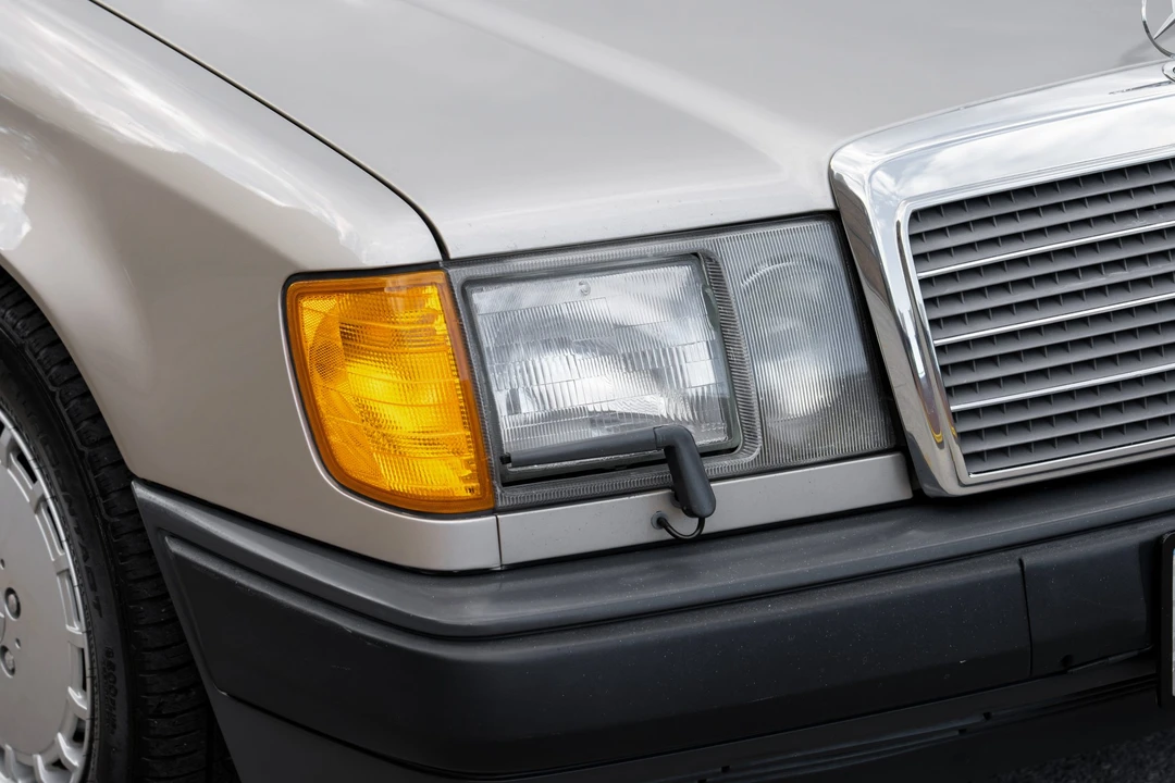 1989 Mercedes-Benz W124 E-Class - Image 11 of 31