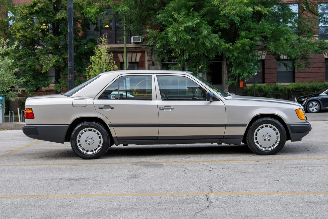 1989 Mercedes-Benz W124 E-Class - Image 6 of 31