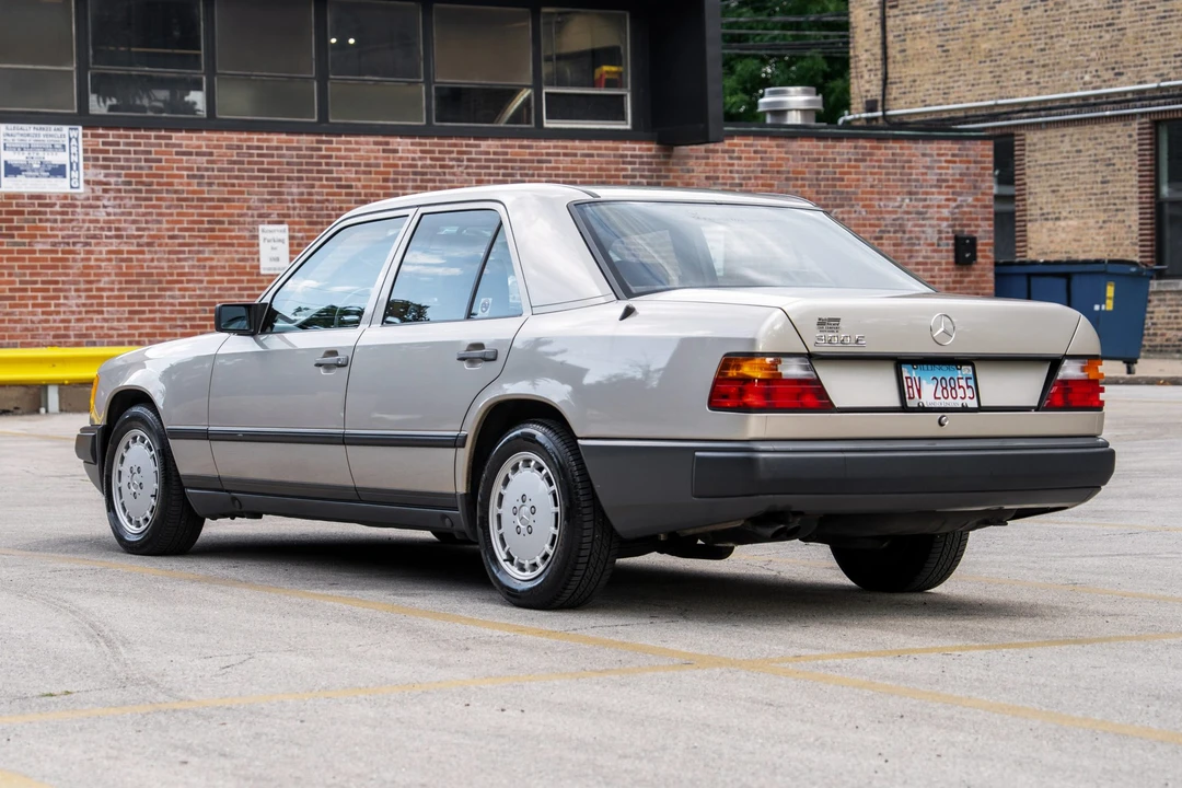 1989 Mercedes-Benz W124 E-Class - Image 3 of 31
