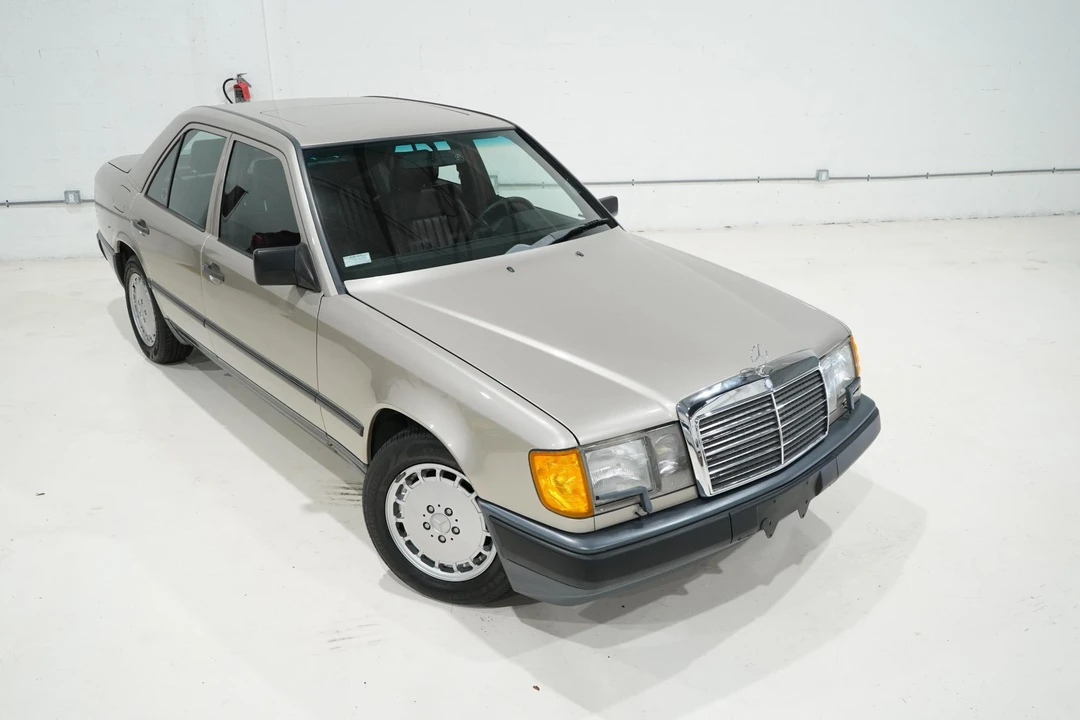 1989 Mercedes-Benz W124 E-Class - Image 2 of 31