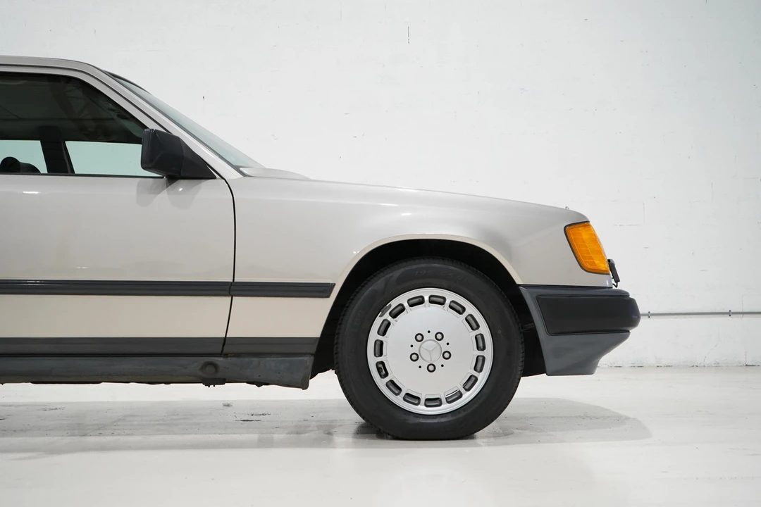 1989 Mercedes-Benz W124 E-Class - Image 19 of 31