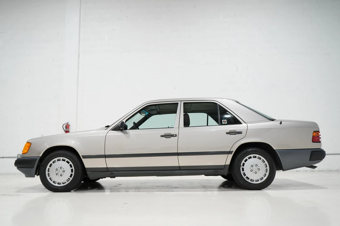 1989 Mercedes-Benz W124 E-Class - Image 15 of 31