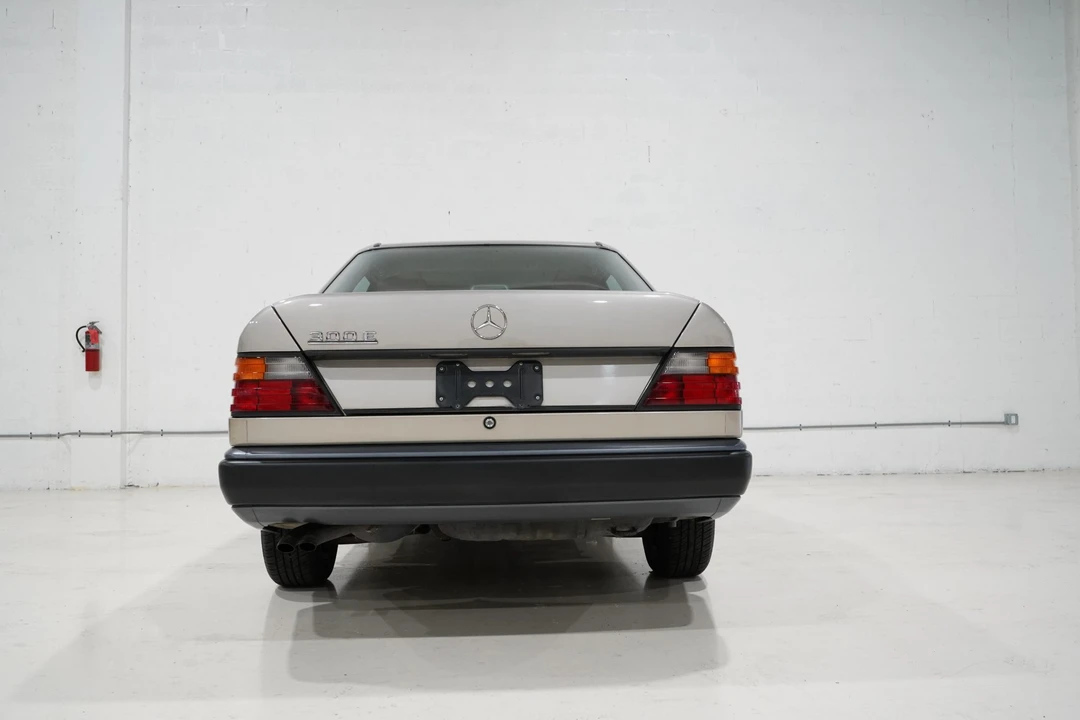 1989 Mercedes-Benz W124 E-Class - Image 12 of 31