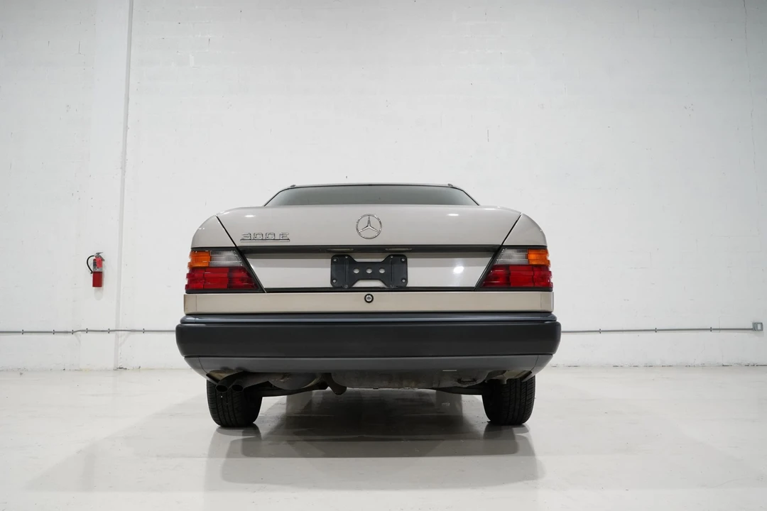1989 Mercedes-Benz W124 E-Class - Image 13 of 31