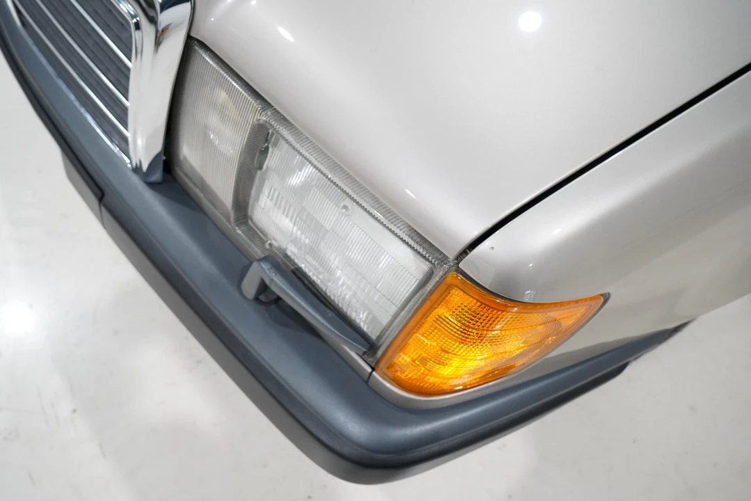 1989 Mercedes-Benz W124 E-Class - Image 29 of 31