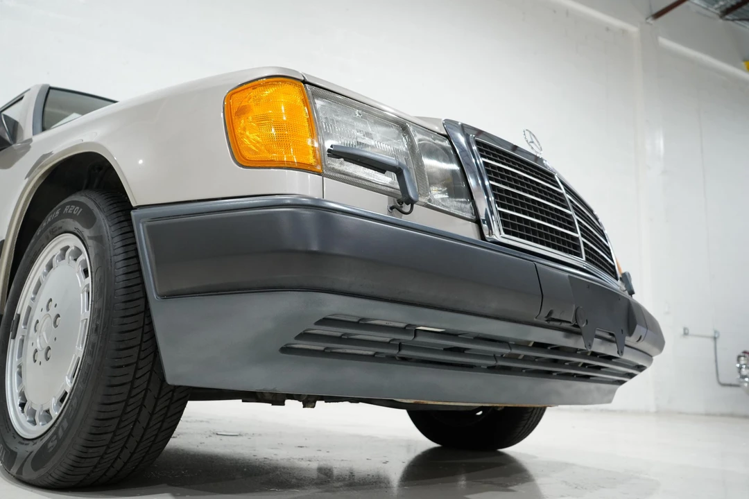 1989 Mercedes-Benz W124 E-Class - Image 18 of 31