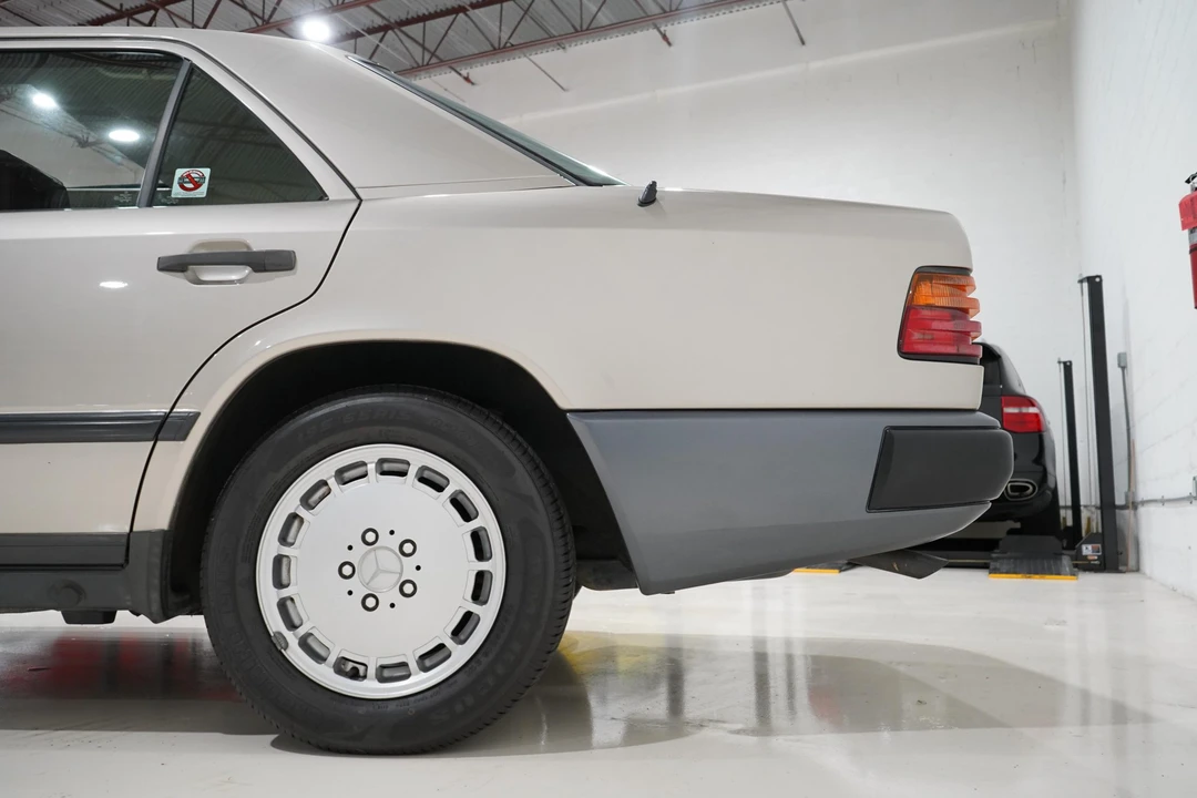 1989 Mercedes-Benz W124 E-Class - Image 25 of 31