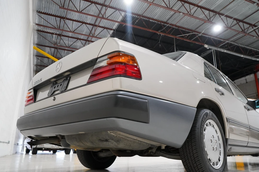 1989 Mercedes-Benz W124 E-Class - Image 24 of 31