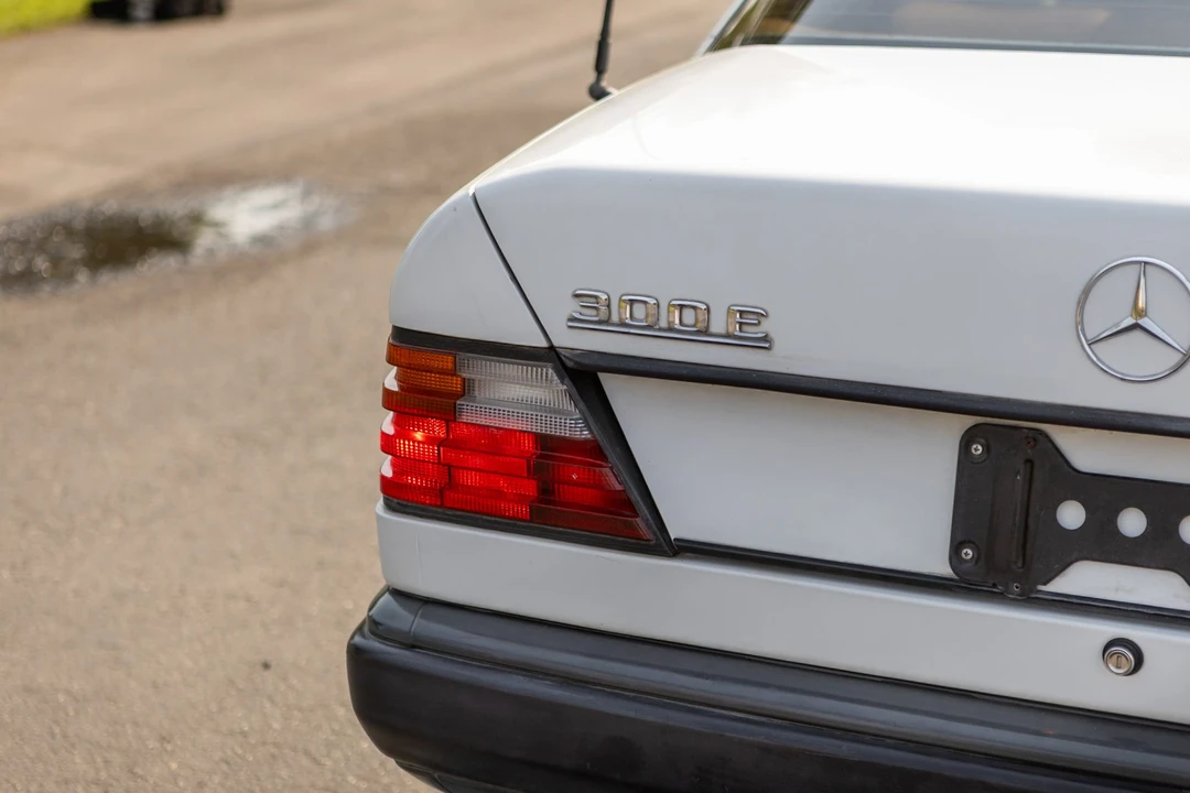 1989 Mercedes-Benz W124 E-Class - Image 24 of 31