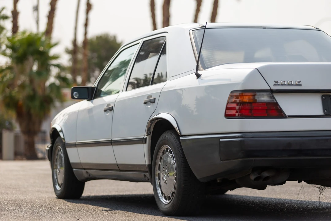 1989 Mercedes-Benz W124 E-Class - Image 15 of 31