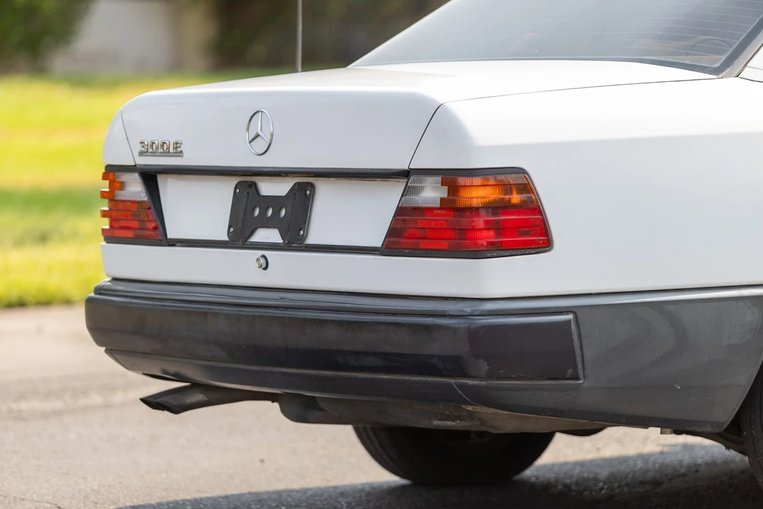 1989 Mercedes-Benz W124 E-Class - Image 23 of 31