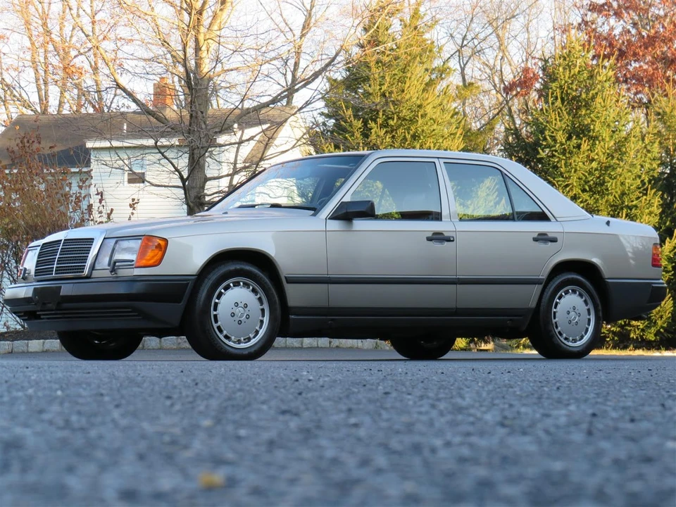 1989 Mercedes-Benz W124 E-Class - Image 15 of 31