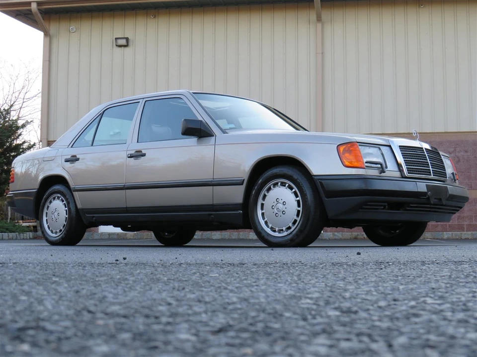 1989 Mercedes-Benz W124 E-Class - Image 4 of 31