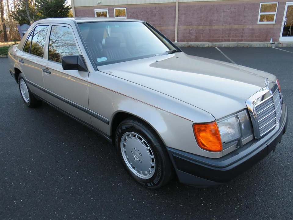 1989 Mercedes-Benz W124 E-Class - Image 3 of 31