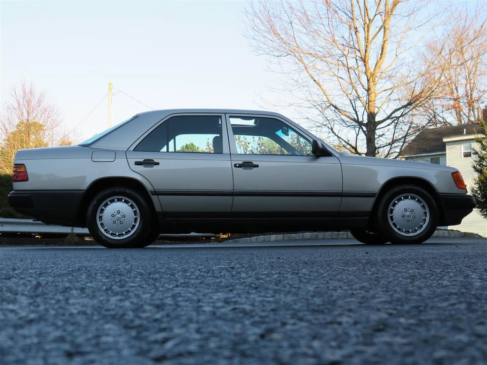 1989 Mercedes-Benz W124 E-Class - Image 5 of 31
