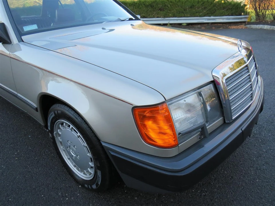 1989 Mercedes-Benz W124 E-Class - Image 17 of 31