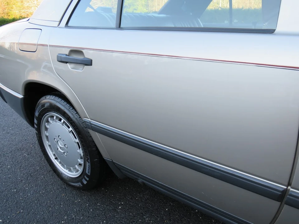 1989 Mercedes-Benz W124 E-Class - Image 30 of 31
