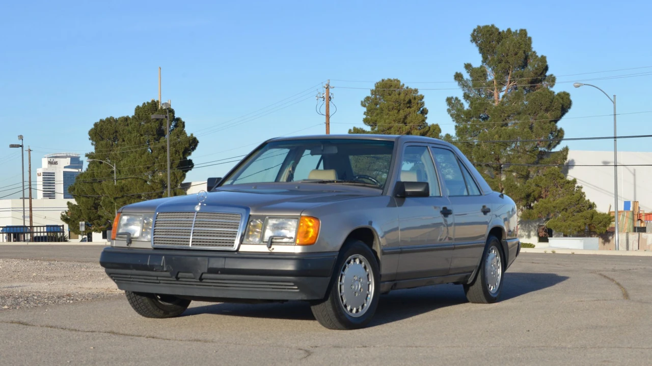 1989 Mercedes-Benz W124 E-Class - Image 6 of 31