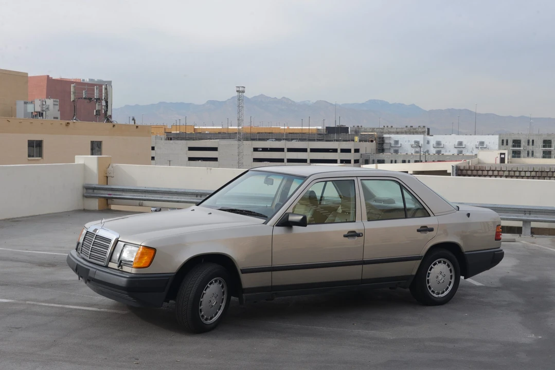 1989 Mercedes-Benz W124 E-Class - Image 8 of 31