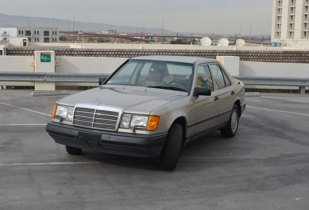 1989 Mercedes-Benz W124 E-Class - Image 5 of 31