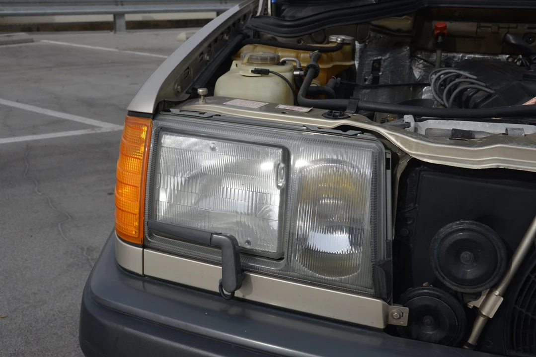 1989 Mercedes-Benz W124 E-Class - Image 17 of 31