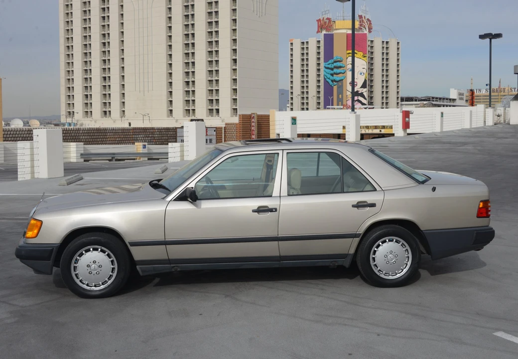 1989 Mercedes-Benz W124 E-Class - Image 9 of 31