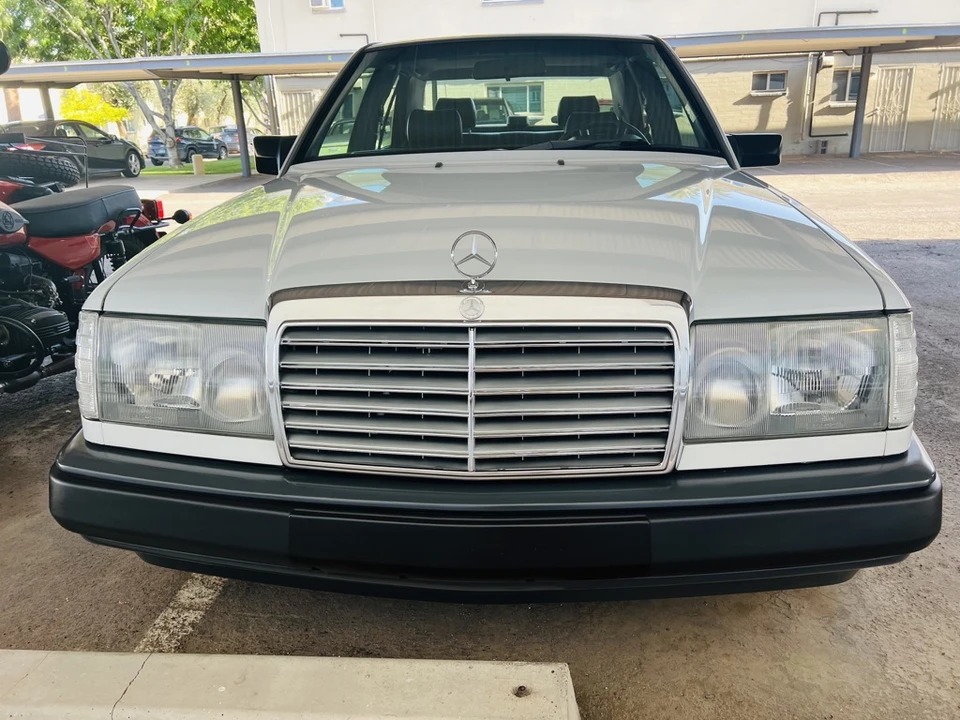 1989 Mercedes-Benz W124 E-Class - Image 23 of 31