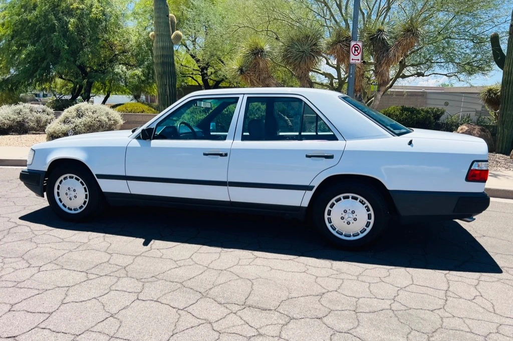 1989 Mercedes-Benz W124 E-Class - Image 10 of 31