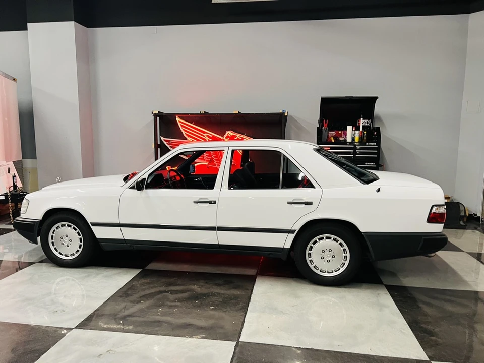 1989 Mercedes-Benz W124 E-Class - Image 19 of 31