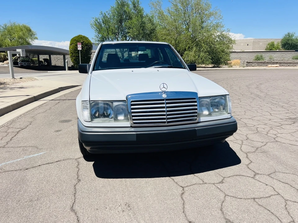1989 Mercedes-Benz W124 E-Class - Image 4 of 31
